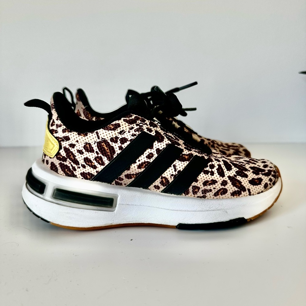 Adidas Cloudfoam athletic shoes - Picture 2 of 4